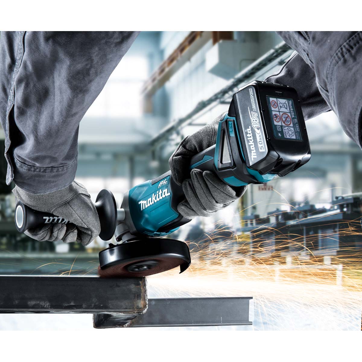 Makita 18V Mobile Brushless 125mm Paddle Switch Angle Grinder DGA505Z With 2 bonus diamond blades - Image 4