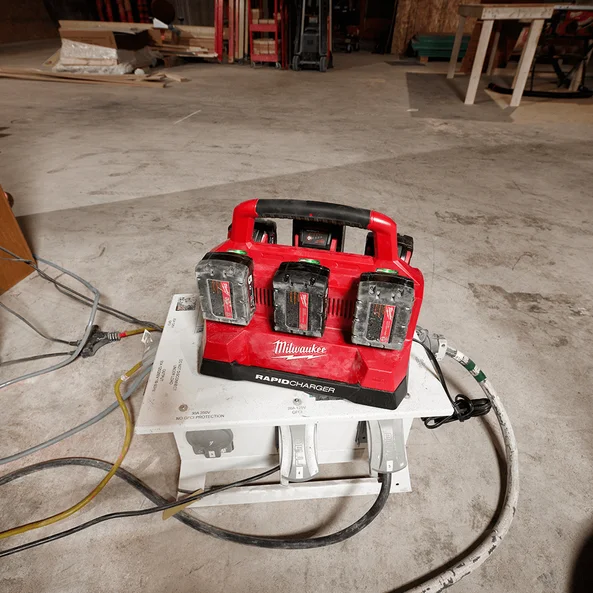 Milwaukee M18™ 6 Bay PACKOUT™ Rapid Charger (Tool Only) - M18PC6 - Image 6