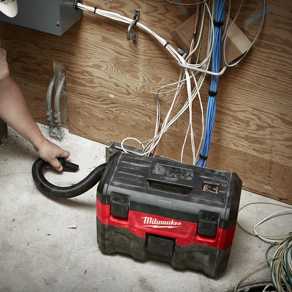 Milwaukee M18™ 7.5 Litre Wet/Dry Vacuum (Tool Only) - M18WDV-0 - Image 4