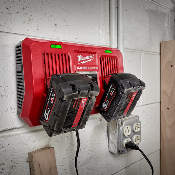 Milwaukee M18™ Dual Bay Simultaneous Rapid Charger - M18DFC - Image 3