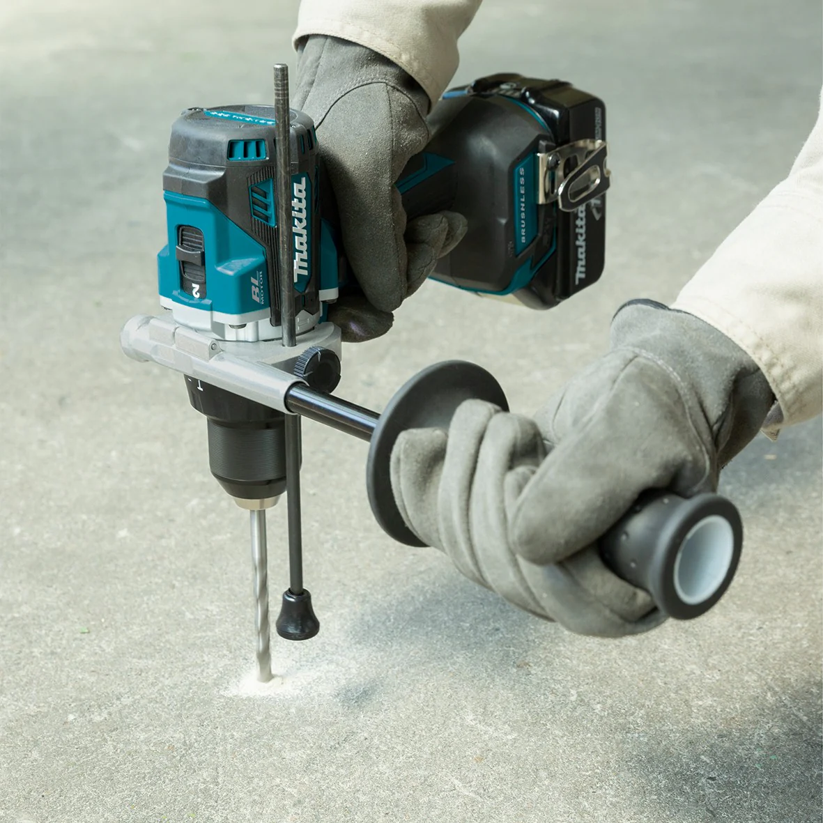 Makita DHP486RTE 18V 5.0Ah Li-Ion Cordless Brushless Hammer Driver Drill Combo Kit - Image 4